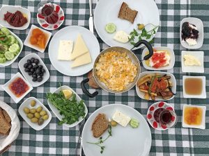 cicekli avlu ulamış seferihisar kahvaltı