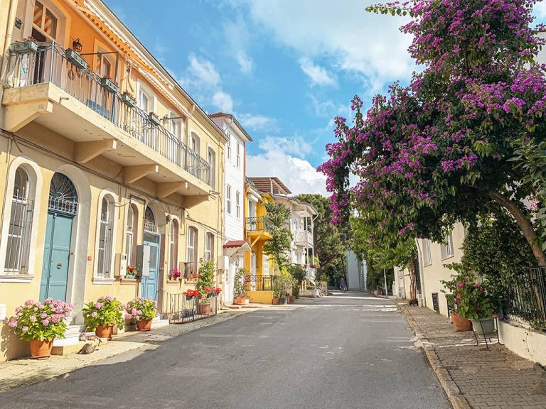 burgazada gezilecek yerler