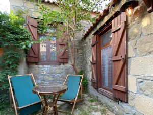 mavras tas odalar adatepe