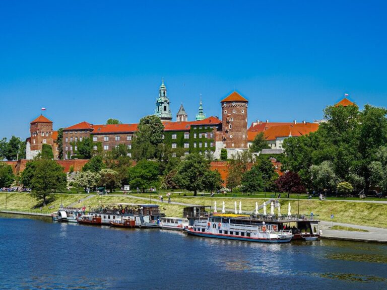 polonya krakow gezilecek yerler