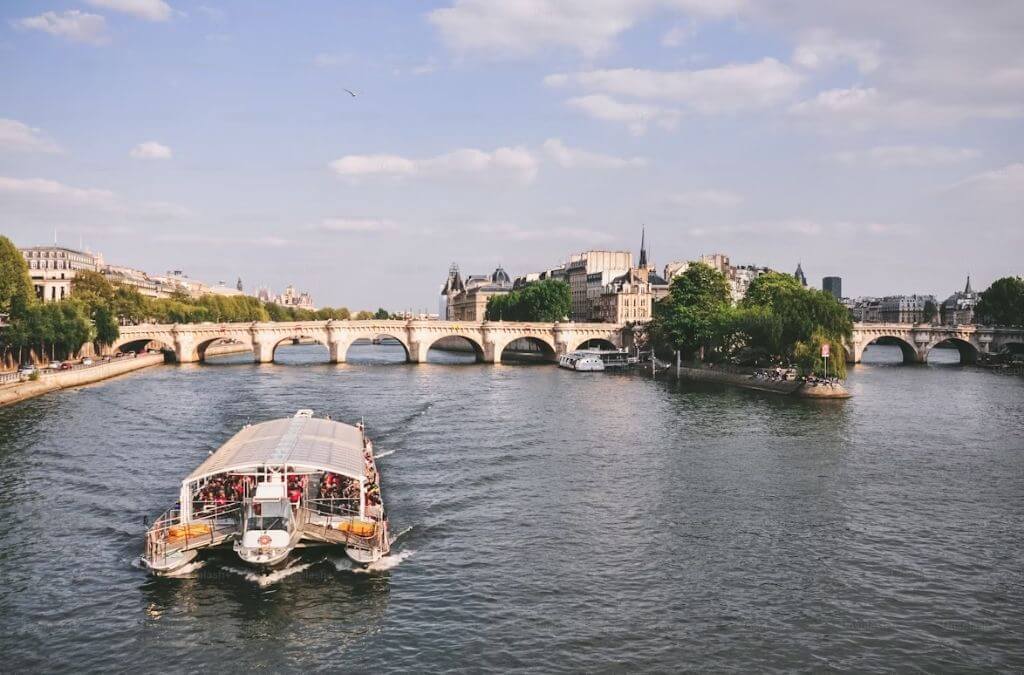 Seine Nehri Paris